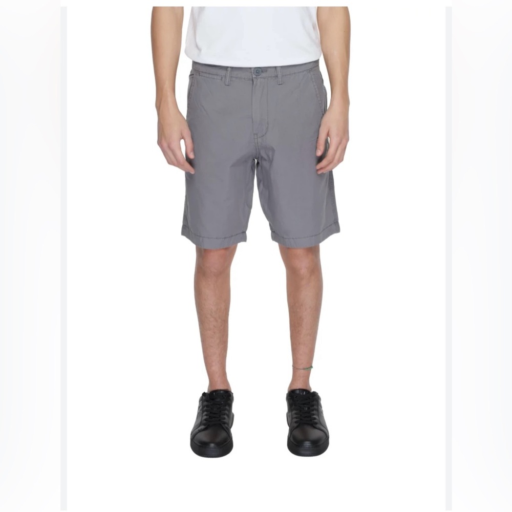 Columbia men’s size 36 shorts gray color